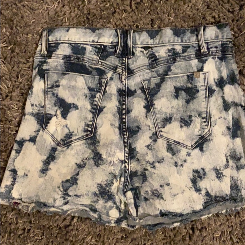 Short - Picture 3 of 3